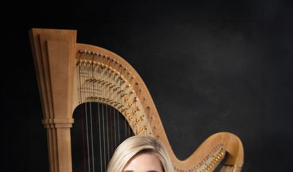 Harpist Carly Nelson