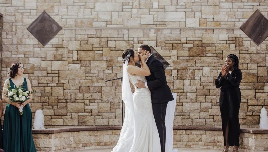 Unique's Dream Weddings