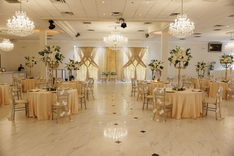 Bella Luna Hall