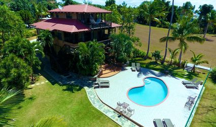Tres Palmas Inn and Villas