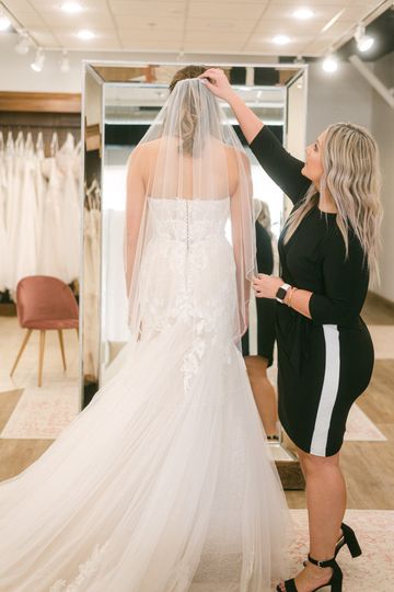 Donna Salyers' Fabulous-Bridal - Dress & Attire - Covington, KY ...
