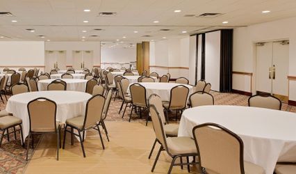 Ramada Of Marquette