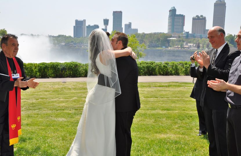 The Falls Wedding Chapel Venue Niagara Falls Ny Weddingwire