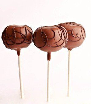Chunky Chocolate Brownie Lollipops