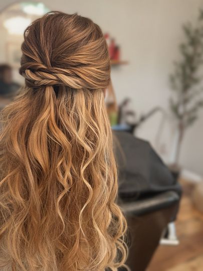 Halo Beauty Parlor