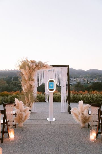 Haus of Luxe Booth