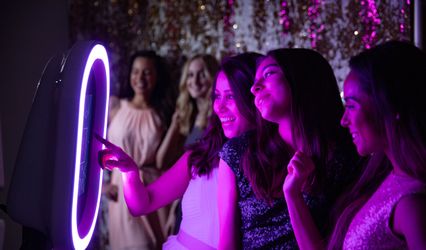 Flirt with Light Photography