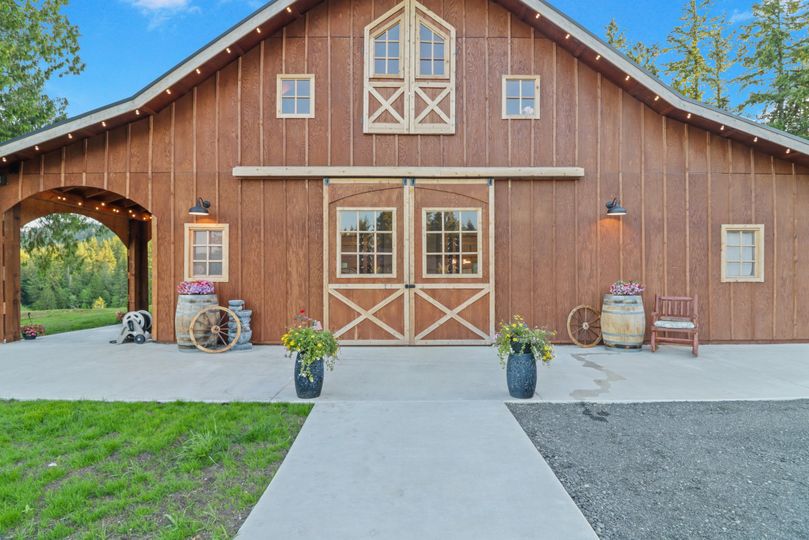 Belle & Barn
