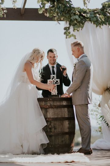 The Nashville Wedding Officiant