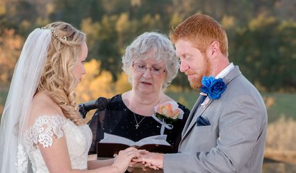 Relish - Say I do Officiant & Photographer