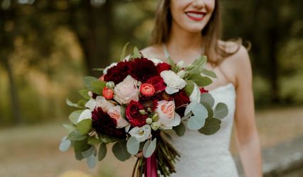 Farmhouse Floral Designs & Events