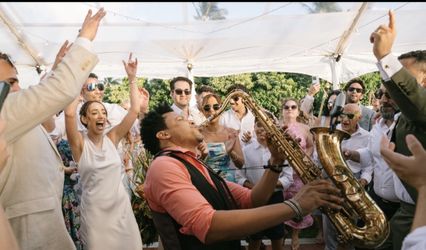 Saxophonist Jason Gay