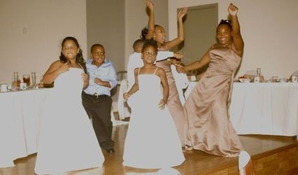 Exquisite Wedding & Event Sitters