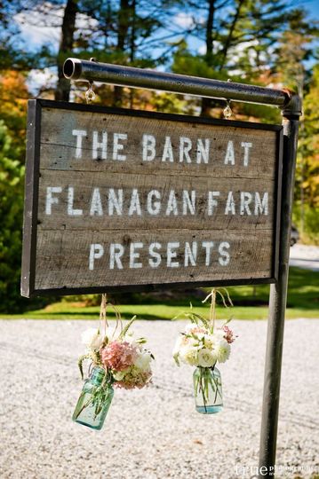The Wedding Barns Of Maine The Barn At Flanagan Farm Venue Buxton Me Weddingwire
