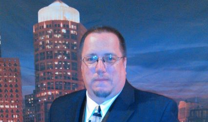 Pastor Mike Thaxton