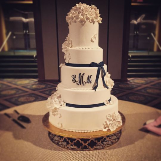 Premier Pastry Wedding Cake Rochester Ny Weddingwire