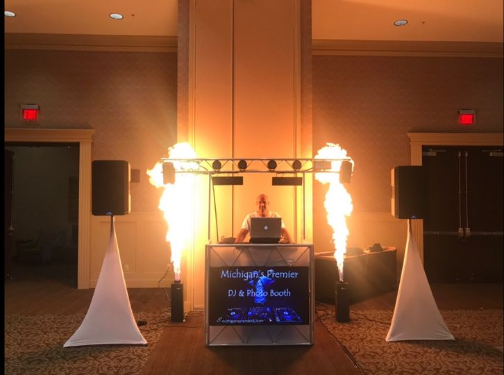 Michigan’s Premier DJ & Photo Booth