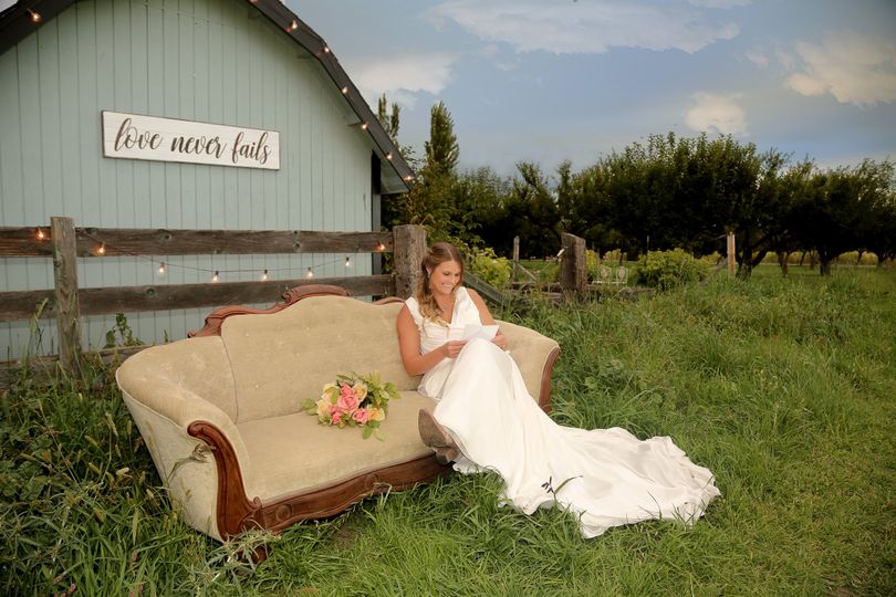 Brightside Vintage Farm Venue Ellensburg Wa Weddingwire