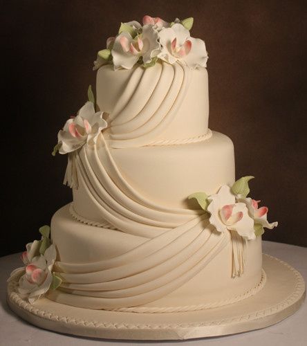 Edda's Cake Designs - Wedding Cake - Miami, FL - WeddingWire