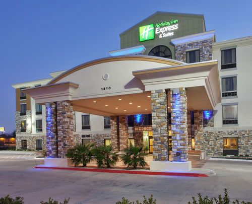 Holiday Inn Express & Suites Dallas South - Desoto