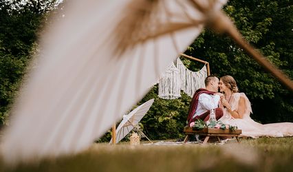 Pop-up Picnics by Everglow