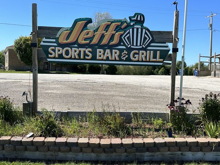Jeff’s Sports Bar and Grill