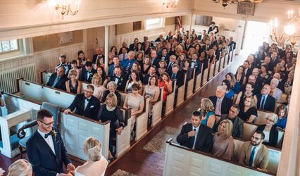 Riverside Weddings at Gloria Dei