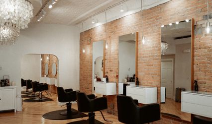 Wave Hair Extension Lounge