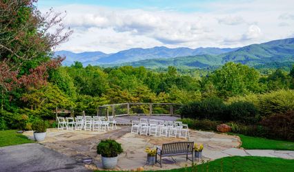 Above The Mist Wedding Services