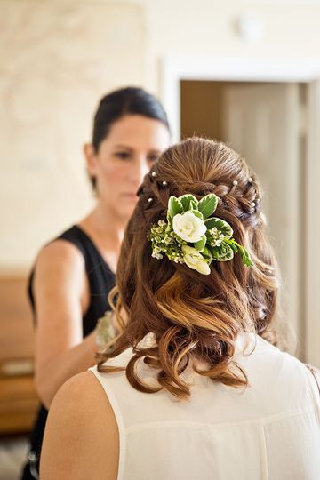 Women in Gear: School of Makeup Artistry