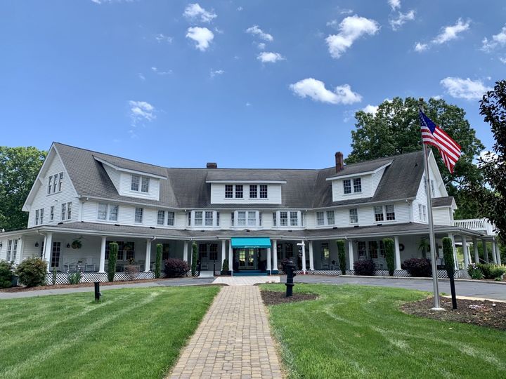 1913 Badin Inn
