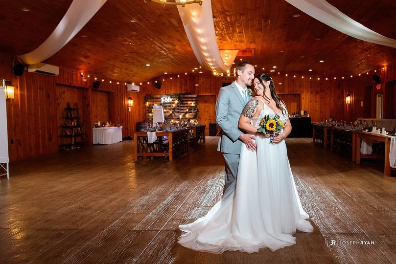 Brook Hollow Winery and Event Facility
