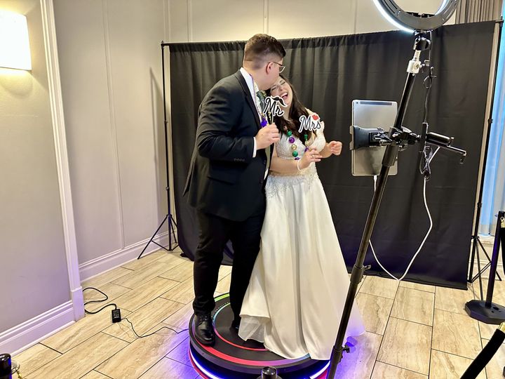 Love, Unique 360 Photobooth
