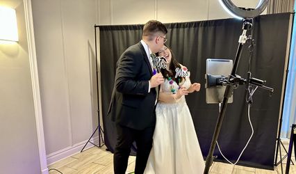 Love, Unique 360 Photobooth