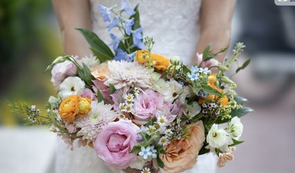 Mountain Mama Florals