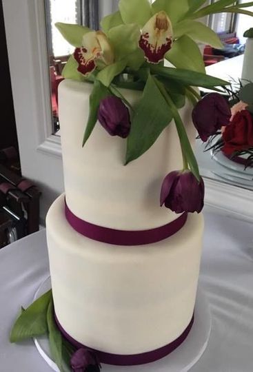 Aromas Boutique Bakery Wedding Cake New York Ny Weddingwire