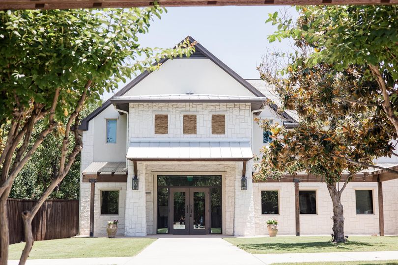 Hidden Pines | Hurst by Walters Wedding Estates
