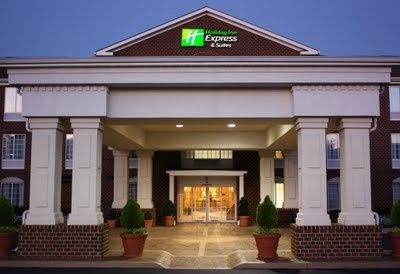 Holiday Inn Express & Suites Warrenton