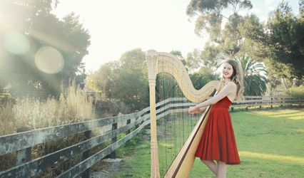 Lauren Roerich Harpist