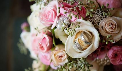 Seasons Floral Gifts & Home Decor