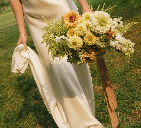 Apple Core Farm DIY Wedding Flowers