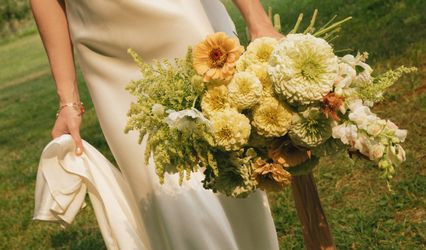 Apple Core Farm DIY Wedding Flowers