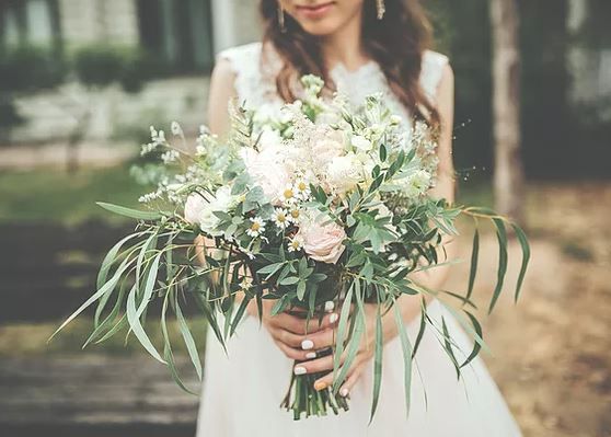 Emerald + Ivy Weddings