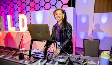 DJ unSHEIKAble