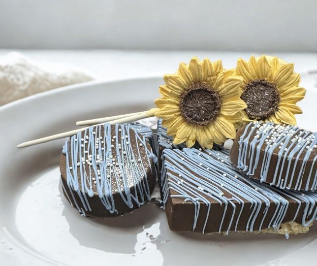 Love Bites Cake Pop Co