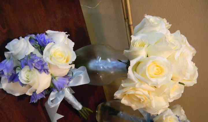 Wedding Flowers Wedding Florists Weddingwire Olfco is in the granville island market and serves the metro vancouver area. wedding flowers wedding florists