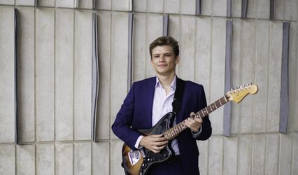 Cale Bowe Live Music