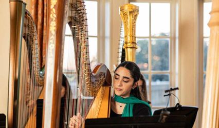 Zoë Winn, Harpist