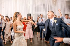 UNIQUE SOUNDS ENTERTAINMENT & EVENT PROFESSIONALS