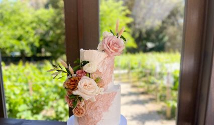 Cakes by Alexys